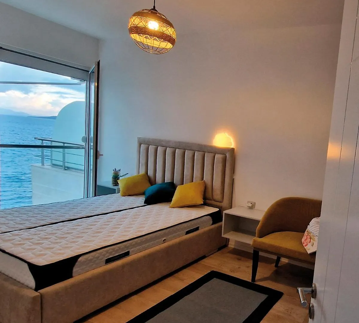 Salty Breeze Sea View Apartment Sarande